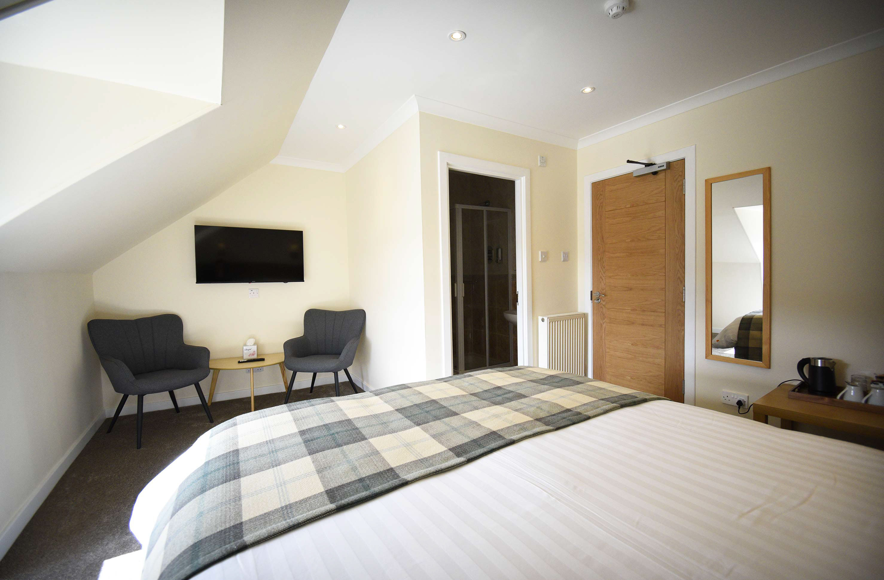 Twin Room Accommodation in Portree at The Caledonian with En Suite Bathrooms and Tea and Coffee making facilities Hotel