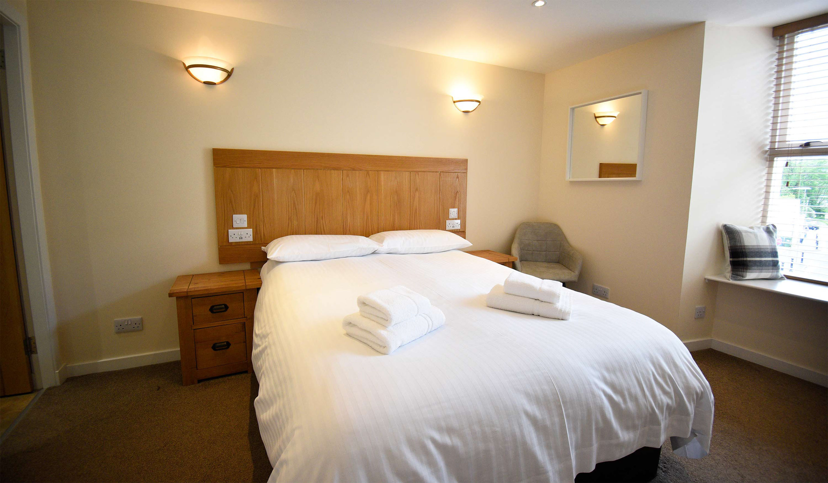 Double Room Accommodation in Portree at The Caledonian with En Suite Bathrooms and Tea and Coffee making facilities Hotel